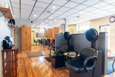 16272 King Rd All About You Salon, Riverview, Michigan 48193, Stati Uniti