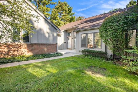 213 Raintree Circle, Kalamazoo, Michigan 49006, États-Unis