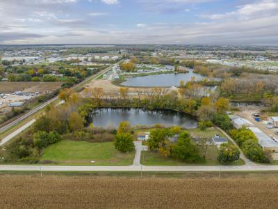 815 N 40th St, Clear Lake, Iowa 50428, HOA KỲ