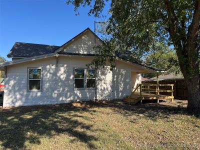 213 W Pine Street, Coweta, Oklahoma 74429, USA