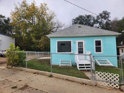 516 SW Summit, Minot, ND 58701-9999, USA