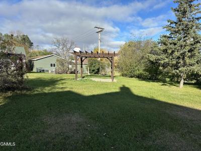 137 Third Avenue, Garrison, Dakota Del Norte 58540, Estados Unidos