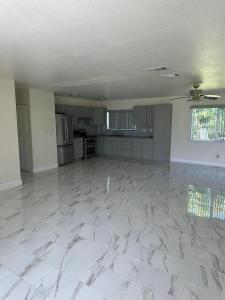 1592 SE Burning Court, Port St Lucie, Flórida 34952, Estados Unidos