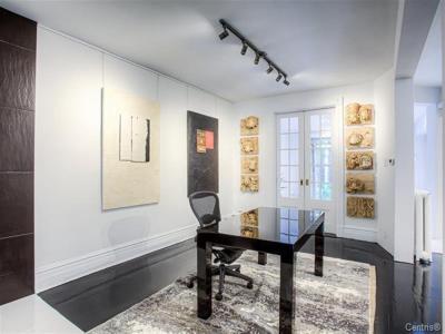 3972  Rue St-Hubert, Montréal (Le Plateau-Mont-Royal), Quebec H2L 4A5, Canada