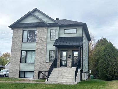 Rue de l'Église, Brownsburg-Chatham, קוויבק J8H 1A1, קנדה