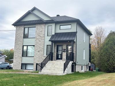 Rue de l'Église, Brownsburg-Chatham, קוויבק J8H 1A1, קנדה