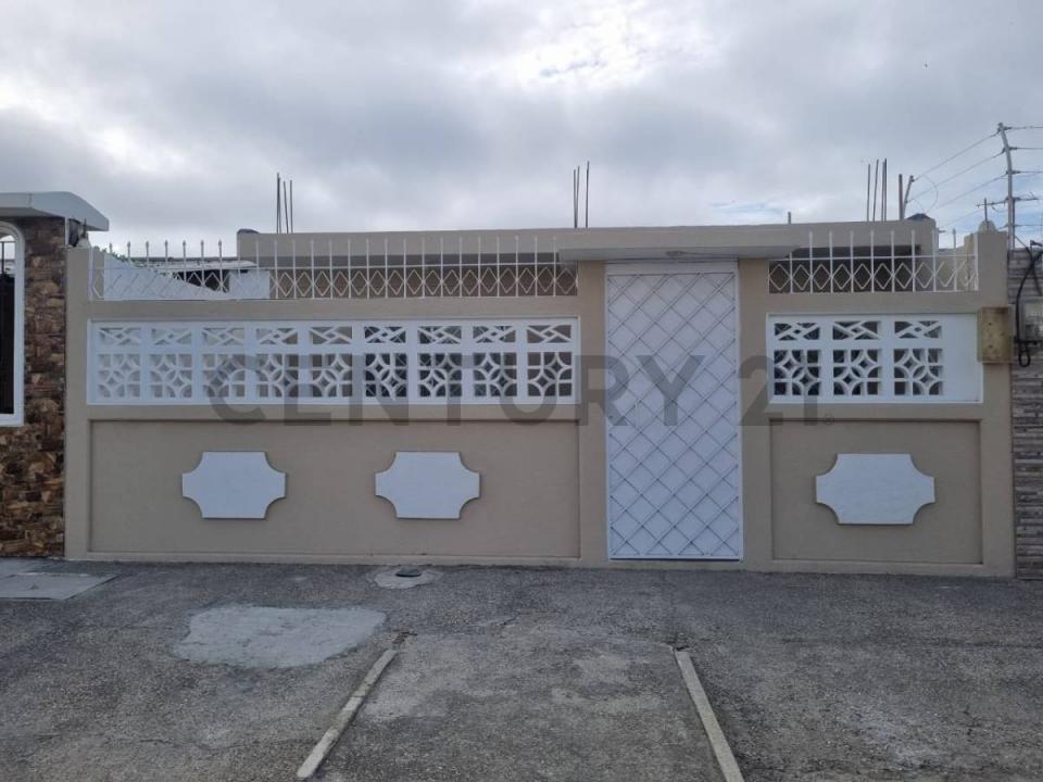 Urb. las Dunas s/n, Salinas, Santa Elena 00001, Ecuador