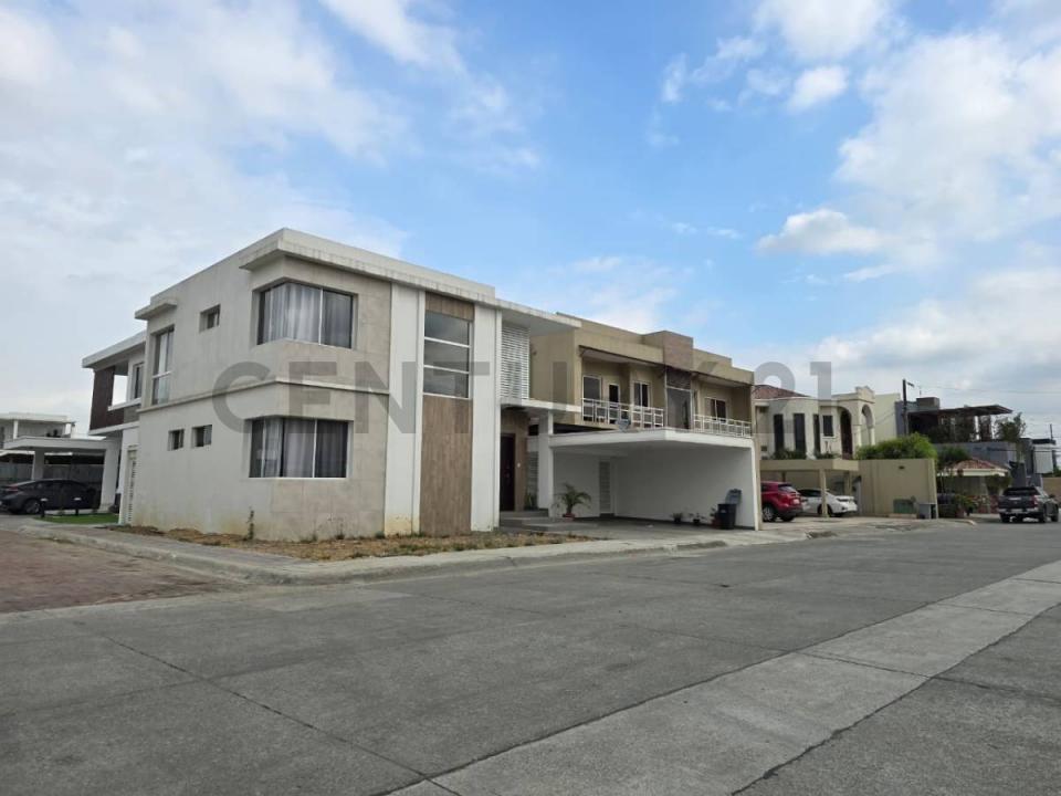 Urb. El Condado s/n, Daule, Guayas 00001, Équateur