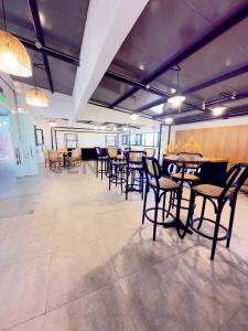 Luque - Avda. Ykua Karanday entre Digno Garcia y Sub Oficial Mayor Ignacio R. Vera , Luque, Central 00001, Paraguay