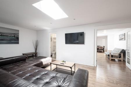 5123  Boul. St-Laurent, Montréal (Le Plateau-Mont-Royal), Quebec H2T 1R9, Canadá