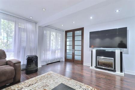 5480 Rue Vézina, Montréal (Côte-des-Neiges/Notre-Dame-de-Grâce), Квебек H3X 1A4, Канада