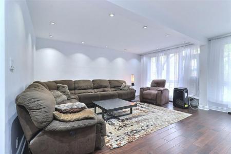 5480 Rue Vézina, Montréal (Côte-des-Neiges/Notre-Dame-de-Grâce), Квебек H3X 1A4, Канада