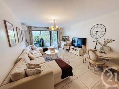 Lyon, Rhône-Alpes 69007, France