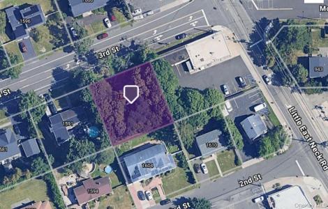 1599 3rd Street, West Babylon, 纽约州 11704, 美国