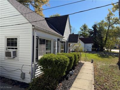 147 Courtland, Eastlake, Ohio 44095