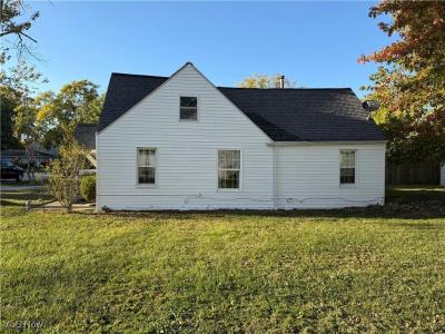 147 Courtland, Eastlake, Ohio 44095