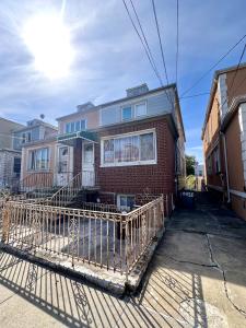 2450 West St, Brooklyn, 纽约州 11223, 美国