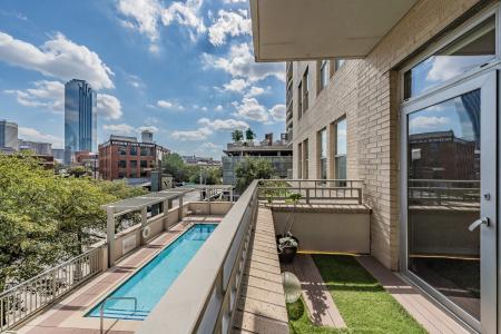 2323 N Houston Street #310, Dallas, טקסס 75219, ארצות הברית של אמריקה