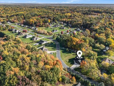 8060 Hunters Crossing, Kalamazoo, Michigan 49009, États-Unis