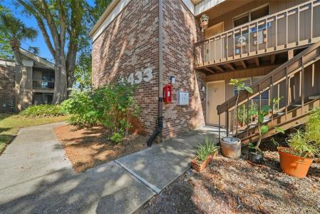 10433 Carrollbrook Court , 105, Tampa, Florida 33618, USA
