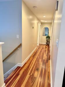 8 Chongor Drive, Newton, New Hampshire 03858, USA