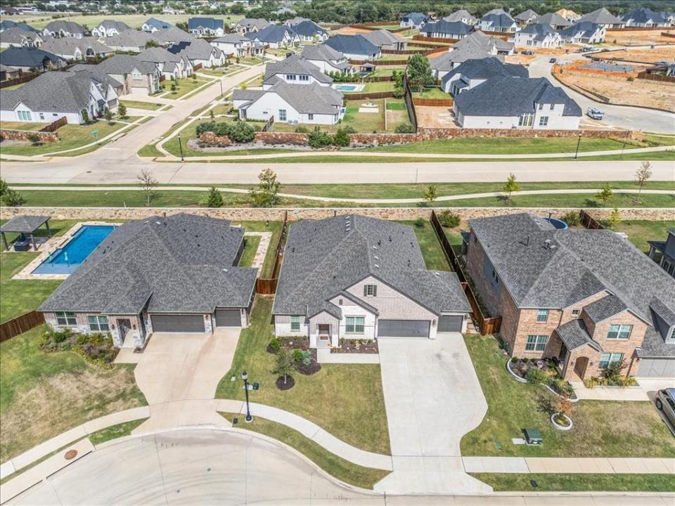 10607 Smoky Oak Trail, Argyle, Texas 76226