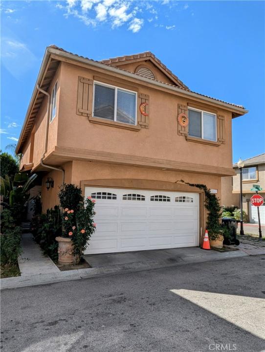 13717 Deane Lane, Sylmar, Kaliforniya 91342, Amerika Birleşik Devletleri