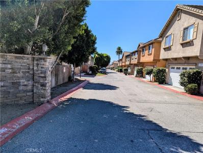 13717 Deane Lane, Sylmar, Kaliforniya 91342, Amerika Birleşik Devletleri