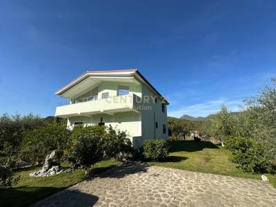 Periferia Tiranë, Tirana, Albania