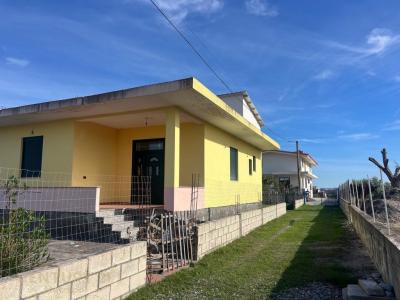 Qerret |##| Periferia	Kavajë, Kavajë, Albanien