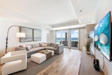 403, LUXURY BEACHFRONT PENTHOUSE 2 BED/2.5 BATH SOUTH SOUND, South Sound Rd., South Sound, Grand Cayman, Cayman Islands