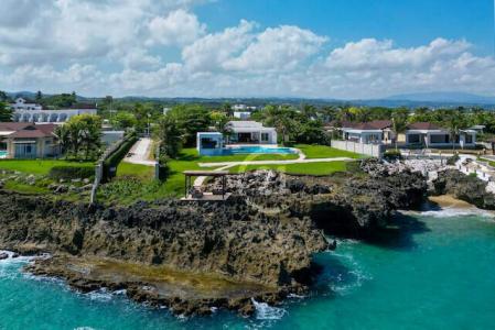 Oceanfront 4-Bed, 4.5-Bath Villa with Panoramic Views., Sosúa, Puerto Plata, Dom. Rep., Puerto Plata 57000, Dominican Republic