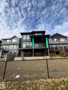 3083 158 STREET SW, Edmonton, Alberta T6W 5H5, Canada