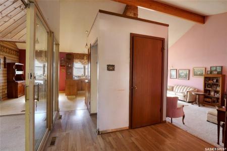 1211 GORDON ROAD, Moose Jaw, Saskatchewan S6H 3E3, Canadá