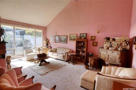 1211 GORDON ROAD, Moose Jaw, Saskatchewan S6H 3E3, Canadá