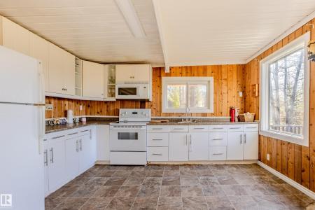 161 LAKESHORE DRIVE, Rural Lac Ste. Anne County, Alberta T0E 1V0, Canada