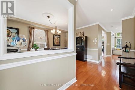 18 TURNBRIDGE ROAD, Aurora (bayview Wellington), 安大略省 L4G 7R9, 加拿大