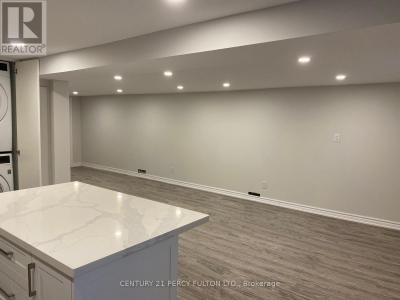 871 LIVERPOOL ROAD, Pickering (bay Ridges), Ontario L1W 1S3, Canadá