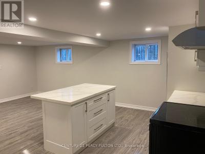 871 LIVERPOOL ROAD, Pickering (bay Ridges), Ontario L1W 1S3, Canadá