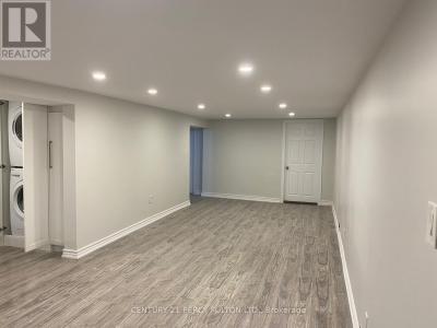 871 LIVERPOOL ROAD, Pickering (bay Ridges), Ontario L1W 1S3, Canadá