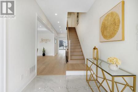 8915 HERITAGE ROAD, Brampton (bram West), Ontario L6Y 0E4, Kanada