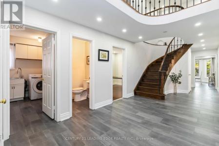 5201 CHAMPLAIN TRAIL, Mississauga (hurontario), Ontario L5R 3B1, Canadá