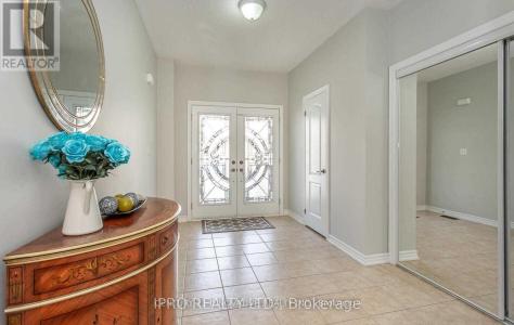 126 FOOTBRIDGE CRESCENT, Brampton (sandringham-wellington), Ontario L6R 0T9, Canada