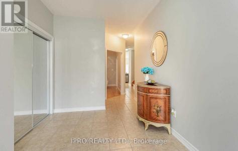 126 FOOTBRIDGE CRESCENT, Brampton (sandringham-wellington), Ontario L6R 0T9, Canada