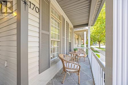 170 ROXTON ROAD, Oakville (ro River Oaks), Ontario L6H 6N1, Canadá