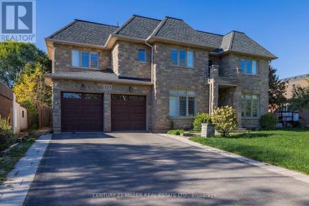 123 MAYFIELD DRIVE, Oakville (cp College Park), Ontario L6H 1K6, Canada