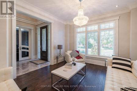 123 MAYFIELD DRIVE, Oakville (cp College Park), 安大略省 L6H 1K6, 加拿大