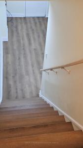 9 VICKERY STREET E, Whitby, Ontario L1P 0L1, Kanada