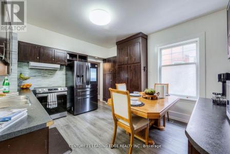 214 AYLMER STREET, Peterborough (town Ward 3), Ontario K9J 3K4, Canada