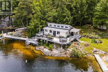 4 IS 270 SIX MILE LAKE ISLAND, Georgian Bay (baxter), Ontario L0K 1S0, Canada